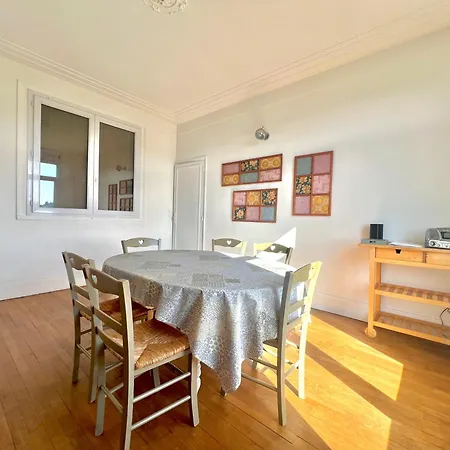Holiday home Les Hauts De Tison ~ Vue Sur La Vallee Du Clain Poitiers